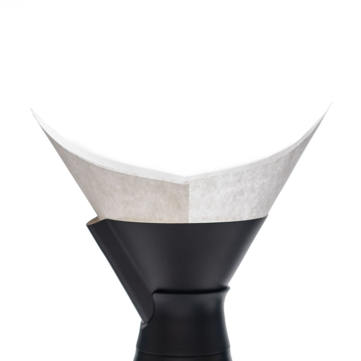 new-standard-carafe-coffee-filters-x3 WebPDP-NSCarafeCoffeeFilters_Studio_0223_InUse__CAF1PN00001.jpg